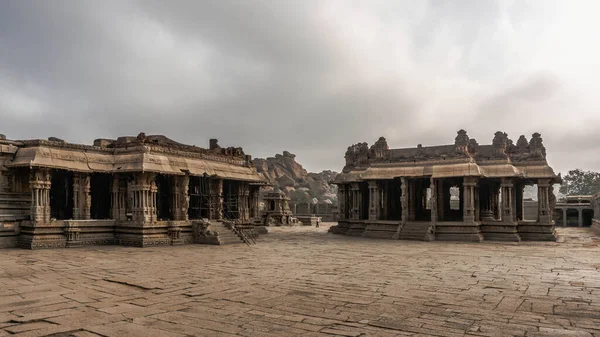 位于印度北部卡纳塔克邦汉皮村的Vijayanagar帝国前首都的Vijayanagara遗址 — 图库照片