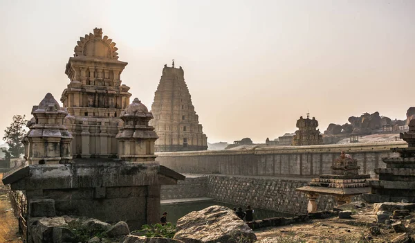 位于印度北部卡纳塔克邦汉皮村的Vijayanagar帝国前首都的Vijayanagara遗址 — 图库照片
