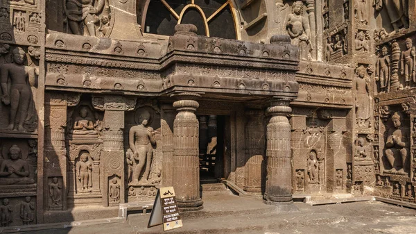 Hindistan, Vindhya Granit Dağları 'ndaki Ajanta Mağara Tapınakları