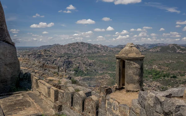 Hindistan, Tamil Nadu 'daki Gingee Fort Tesisi.