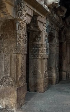 8. yüzyılın Pattadakal 'ındaki mimari kompleksi, tapınak mimarisinde Hindu tarzı Wesar' ın gelişiminin doruk noktası.