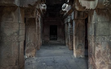 8. yüzyılın Pattadakal 'ındaki mimari kompleksi, tapınak mimarisinde Hindu tarzı Wesar' ın gelişiminin doruk noktası.