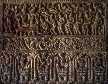 8. yüzyılın Pattadakal 'ındaki mimari kompleksi, tapınak mimarisinde Hindu tarzı Wesar' ın gelişiminin doruk noktası.