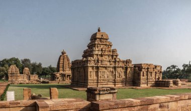 8. yüzyılın Pattadakal 'ındaki mimari kompleksi, tapınak mimarisinde Hindu tarzı Wesar' ın gelişiminin doruk noktası.