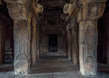8. yüzyılın Pattadakal 'ındaki mimari kompleksi, tapınak mimarisinde Hindu tarzı Wesar' ın gelişiminin doruk noktası.