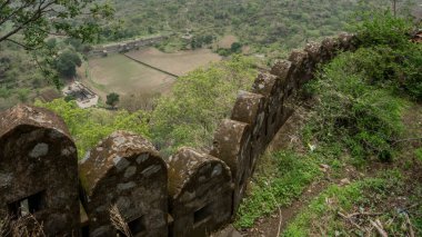 Hindistan Seddi, Hindistan 'ın Kumbalgarh Kalesi' nin kale duvarları olarak adlandırılır.