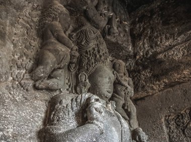 Gizemli Ellora Mağaraları eşsiz bir tapınak kompleksidir.
