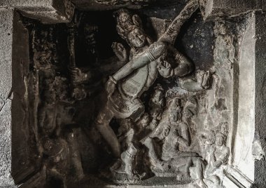 Gizemli Ellora Mağaraları eşsiz bir tapınak kompleksidir.