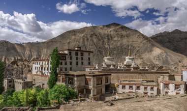 Tibet Budist Manastırı Lamayuru, Lamayuru Gompa, Ladakh, Kargil, Jammu ve Kashmir, Yukarı İndus Vadisi, Hindistan