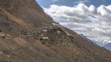 Spiti Vadisi 'ndeki en büyük Tibet Tapınağı Key Gompa Budist Manastırı.