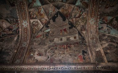 Hindistan 'ın mavi Bundi kentindeki Taragarh kalesi yamaçtaki saray kompleksi.