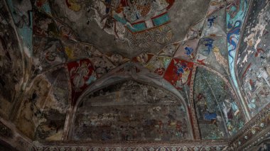 Hindistan 'ın mavi Bundi kentindeki Taragarh kalesi yamaçtaki saray kompleksi.