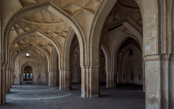 İbrahim Rose 'un mezarı, Bijapur, Hindistan