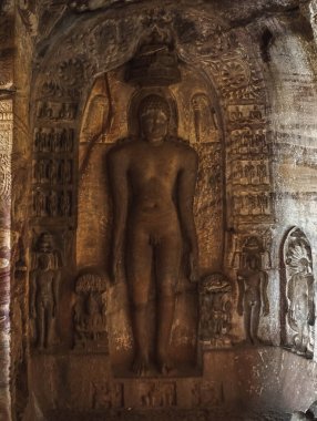 Chalukya hanedanının başkenti Badami, Watapi olarak bilinirdi.