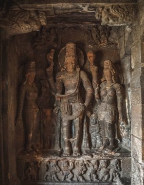 Chalukya hanedanının başkenti Badami, Watapi olarak bilinirdi.