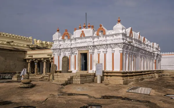 Stad Shravanabelagola Een Van Belangrijkste Bedevaartsoorden Voor Aanhangers Van Het — Stockfoto