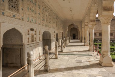 Jaipur 'un kuzey banliyösündeki Rajah Man Singh' in ikametgahı.