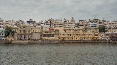 Batı Hindistan 'ın Rajasthan eyaletindeki Udaipur Doğu Venedik veya Göller Şehri, Mewar Prensliğinin eski başkenti.