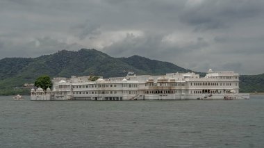 Batı Hindistan 'ın Rajasthan eyaletindeki Udaipur Doğu Venedik veya Göller Şehri, Mewar Prensliğinin eski başkenti.
