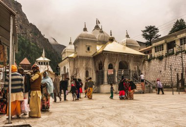 Gangotri, Uttarkashi eyaletinin Uttarakhand ilçesine bağlı bir köydür. Himalayalar 'ın Büyük Tepesi' ndeki Bhagirathi Nehri 'nin kıyısında yer alıyor. Köy önemli bir Hind.