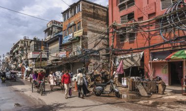 Delhi, Hindistan 'ın birlik bölgesi statüsüne sahip ikinci büyük şehridir. Kuzey Hindistan 'da Jamna Nehri kıyısında yer almaktadır..