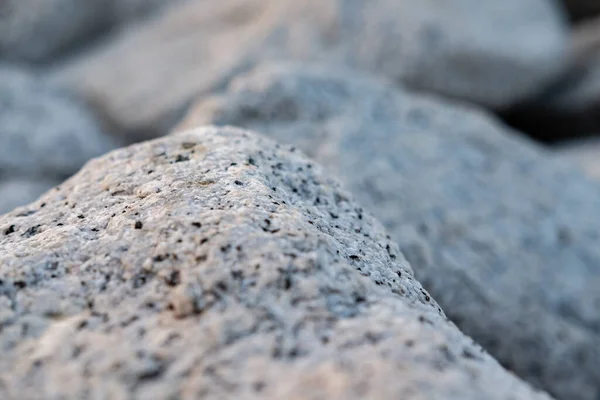 Κλείσε Πέτρα Πέτρα Breakwater Στην Προβλήτα Στην Παραλία — Φωτογραφία Αρχείου