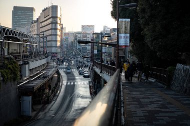 TOKYO, JAPONYA - 15 HAZİRAN 2019 Ueno sokak manzarası, Tokyo, Akşam Atmosferi.