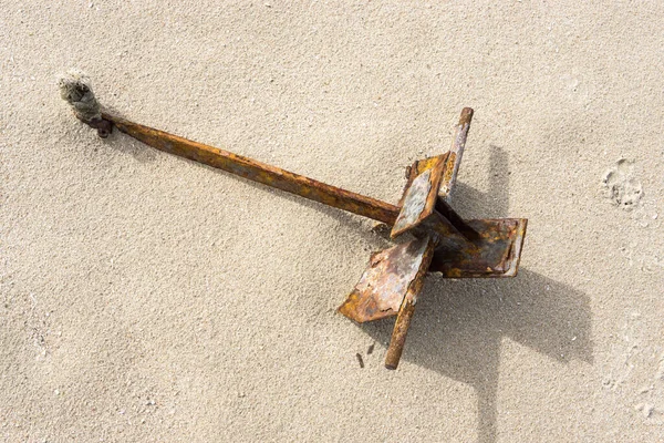 Bovenaanzicht Van Het Oude Anker Het Zandstrand — Stockfoto