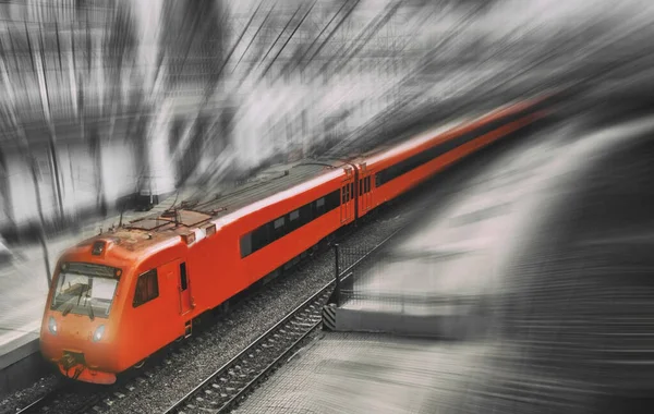 Roter Zug Auf Monochromem Schwarz Weiß Hintergrund Abbildung Eines Bearbeiteten — Stockfoto