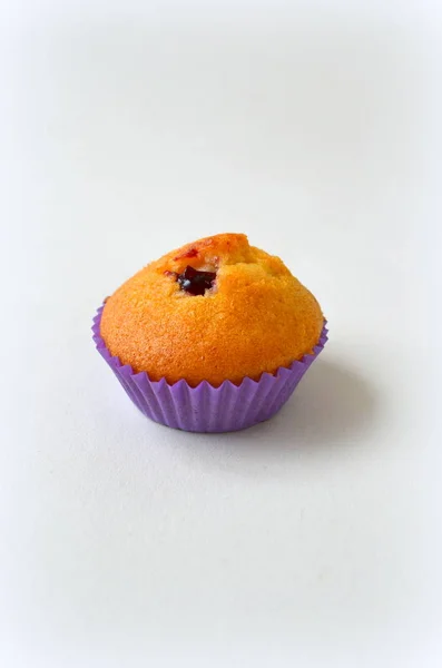Muffin mit schwarzer Johannisbeere — Stockfoto