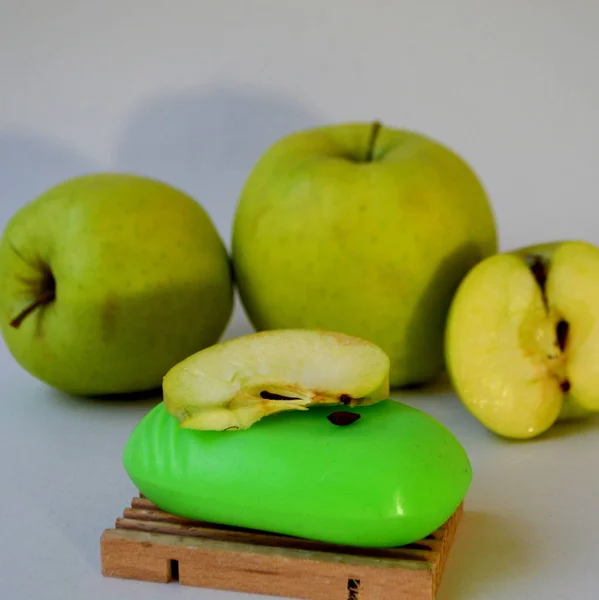 Bar di sapone di mela verde — Foto Stock