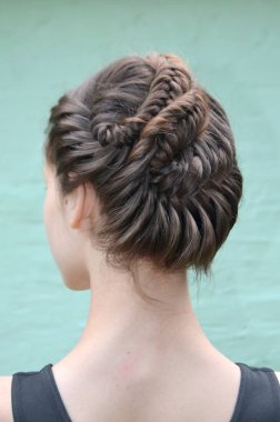 Saç örgü orta uzunlukta Tarih