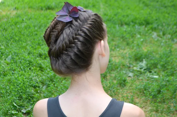 Hairstyle braiding on medium length -  fish tail — Stock Photo, Image