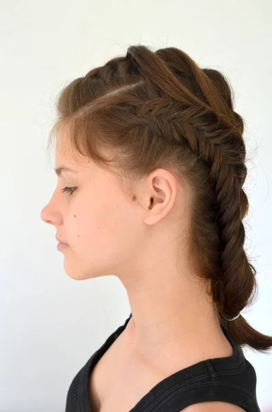 Hairstyle braiding on medium length -  fish tail — Stock Photo, Image