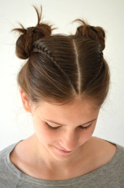 Saç örgü orta uzunlukta Tarih