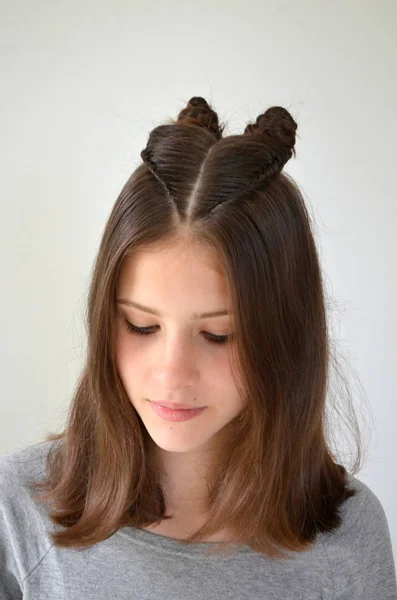 Hairstyle braiding on medium length — Stock Photo, Image