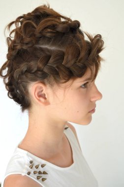 Saç örgü orta uzunlukta Tarih