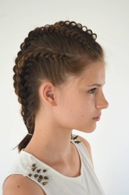 Saç örgü orta uzunlukta Tarih