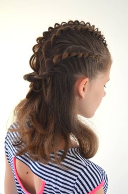 Saç örgü orta uzunlukta Tarih