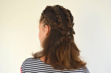 Saç örgü orta uzunlukta Tarih