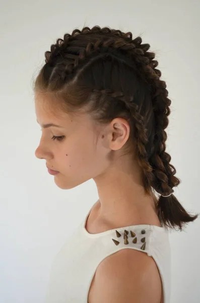 Hairstyle braiding on medium length — Stock Photo, Image