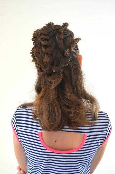 Tresse de coiffure sur longueur moyenne — Photo