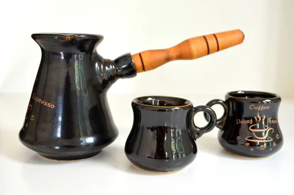 Cezve. Turka med keramik för kaffe och kaffekoppar — Stockfoto