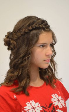 Saç örgü orta uzunlukta Tarih