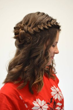 Saç örgü orta uzunlukta Tarih