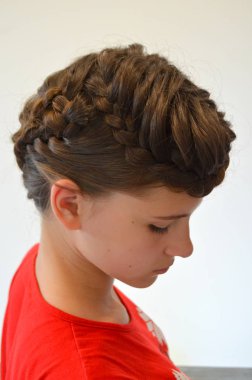 Saç örgü orta uzunlukta Tarih