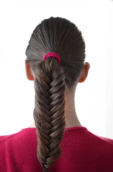 Chica Con Corte Pelo Cola Pescado Espiguillas —  Fotos de Stock