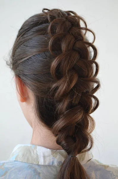 Calado Trenza Francesa Peinado Con Longitud Media Maestría Del Tejido — Foto de Stock