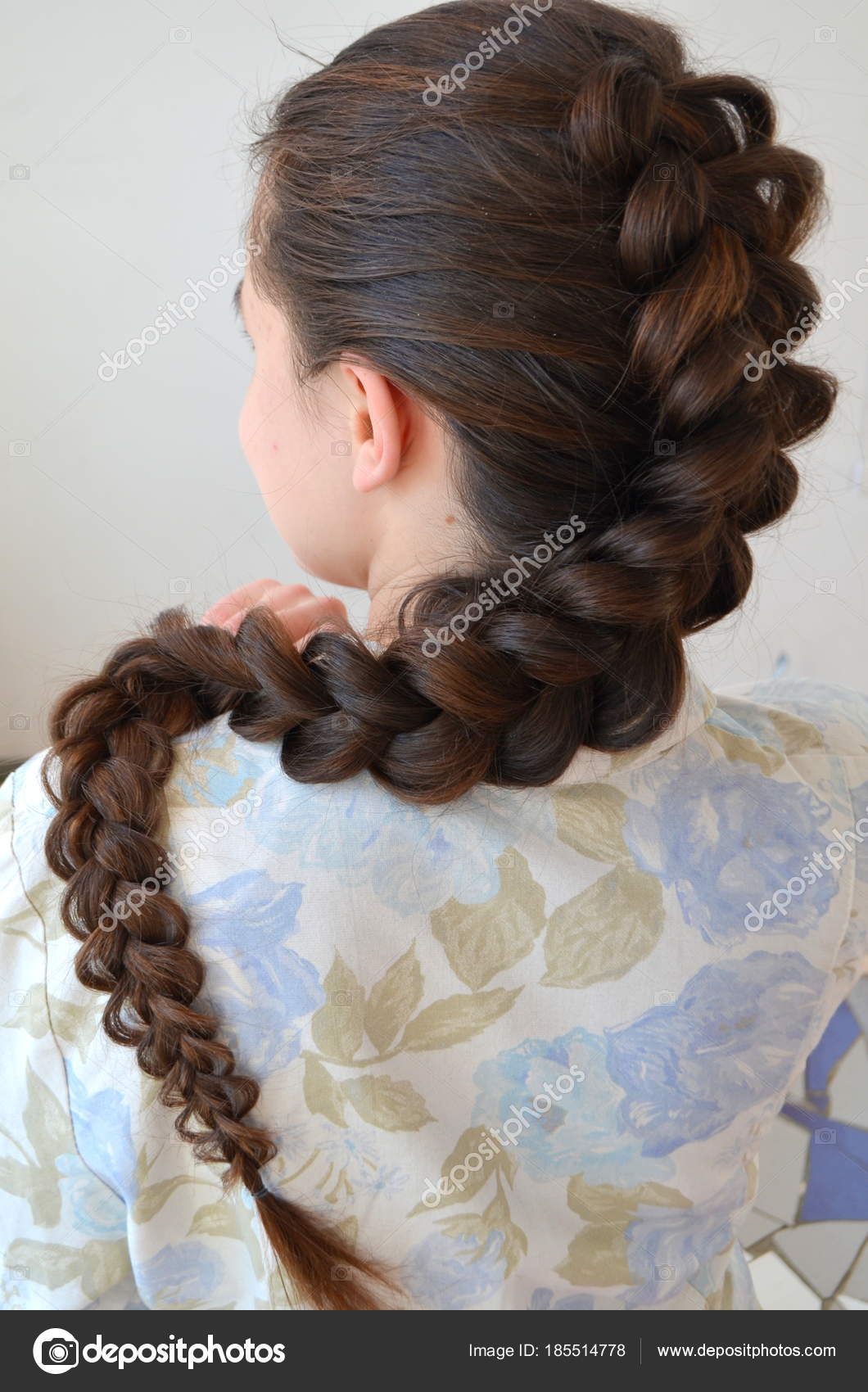 Durchbrochene Französisch Borte Frisur Mit Langen Länge Der Haare Durchbrochene Französisch Borte Frisur Mit Langen Länge Der Haare — Stockfoto