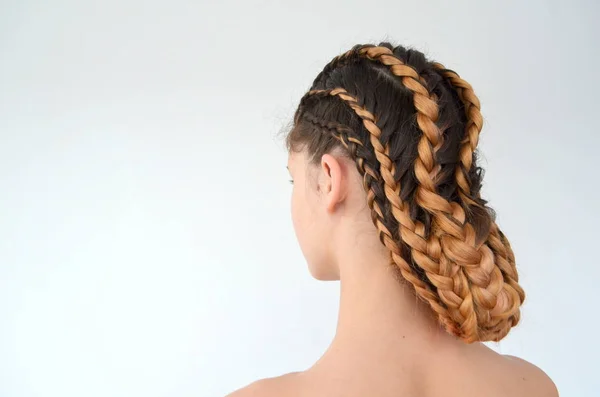 Teenager Mädchen Mit Modernen Haarzöpfen Kanekalon Natürlichen Farben — Stockfoto